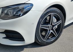 Zunanja slika - Mercedes-Benz E-Razred - LIMO-300-de-2X-AMG-LINE-WIDESCREN-360-KAM-LED-ACC- - 8 - Predogledna slika