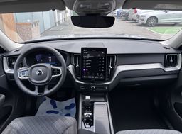 Zunanja slika - Volvo XC60 - B5P  Core AT AWD 3 leta garancije + 3 servisi - 8 - Predogledna slika