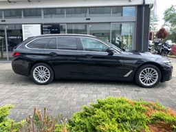 Zunanja slika - BMW serija 5 Touring - 520d Touring Avt. - 2 - Predogledna slika