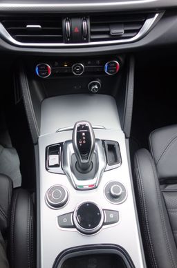 Zunanja slika - Alfa Romeo Stelvio - Veloce 2.0 Turbo 280 Q4 - 12 - Predogledna slika