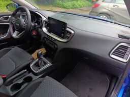 Notranja slika - KIA - ceed 1,0 T-GDI LX Champion ISG - 5 - Predogledna slika