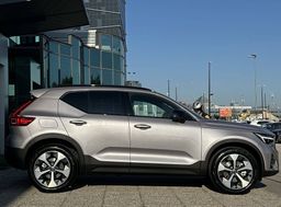 Zunanja slika - Volvo XC40 - B3 P Plus Dark AT DCT 3 leta garancije + 3 servisi - 4 - Predogledna slika