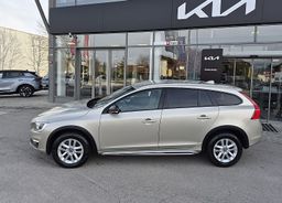 Zunanja slika - Volvo V60 Cross Country - D3 odličen avto po AKCIJSKI CENI   LEANPAY - 4 - Predogledna slika