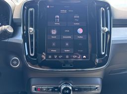 Zunanja slika - Volvo XC40 - B3  P  163hp Core 3 leta garancije + 3 servisi - 13 - Predogledna slika