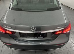 Zunanja slika - Mercedes-Benz E-Razred - E 400 d 4MATIC.KAMERA.USNJE.ACC.ZRAČ.VZMETENJE.LE - 15 - Predogledna slika