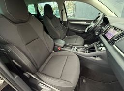 Zunanja slika - Škoda Karoq - Ambition 2.0 TDI DSG-Acc-Laneassist-Kamera-Led - 14 - Predogledna slika