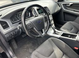 Zunanja slika - Volvo XC60 - D4 A AWD  Momentum-PANORAMA+GRET.SEDEŽEV-BIXENON - 7 - Predogledna slika