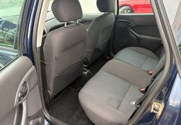 Zunanja slika - Ford Focus - 1.6 16V Comfort ZELO LEPO OHRANJEN - 10 - Predogledna slika