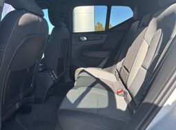 Zunanja slika - Volvo XC40 - B3  P  163hp Core 3 leta garancije + 3 servisi - 8 - Predogledna slika