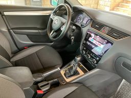Notranja slika - Škoda Octavia - Combi 2,0 TDI Family DSG - 7 - Predogledna slika