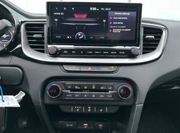 Zunanja slika - KIA XCeed - 1.5 T-GDi EX Way+ ISG. M T 103 kW - 18 - Predogledna slika