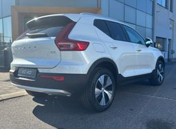 Zunanja slika - Volvo XC40 - B3  P  163hp Core 3 leta garancije + 3 servisi - 4 - Predogledna slika