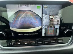 Notranja slika - Nissan Qashqai - CROSSOVER 1.3MHEV 140.NAVI.ACC.KAMERA.LED.BENCIN - 13 - Predogledna slika