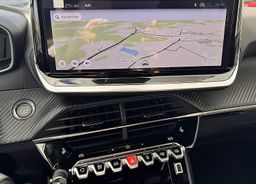 Zunanja slika - Peugeot 2008 - ALLURE PureTech 100 + Bon za zimske gume - 9 - Predogledna slika