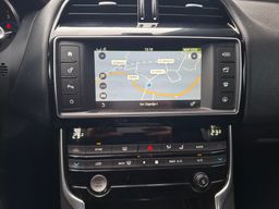 Zunanja slika - Jaguar XE - R-Sport 2.0 180 AVTOMATIK + SERVISNA ZGODOVINA - 21 - Predogledna slika