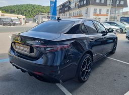 Zunanja slika - Alfa Romeo Giulia - 2.0 Turbo 280 Q4 Veloce - KOT NOVO - SAMO 9.022KM - 6 - Predogledna slika