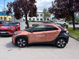 Zunanja slika - Toyota AYGO X HYBRID - Toyota Center Ljubljana d.o.o. - 2 - Predogledna slika