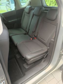 Notranja slika - Opel Meriva - 1,4 TURBO COSMO - 9 - Predogledna slika