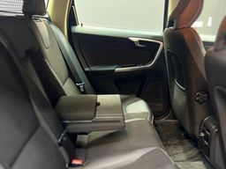 Notranja slika - Volvo XC60 - AWD D3 Momentum Geartronic - 9 - Predogledna slika