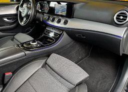 Zunanja slika - Mercedes-Benz E-Razred - AMG E220d LED-NAVI.-KAMERA-F1-TEMP. - 35 - Predogledna slika