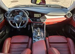 Zunanja slika - Alfa Romeo Giulia - 2.2 Multijet AUT. Q4 Veloce SLOVENSKO POREKLO - 8 - Predogledna slika