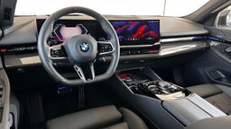 Notranja slika - BMW Serija 5 - Touring: 520d Msport Laser Panorama Harman Head-up 3 - 13 - Predogledna slika