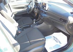 Zunanja slika - Hyundai i20 - 1.0 T-GDI 90 COMFORT°°BLACK PACK PLUS°°AAC°°WINTER - 12 - Predogledna slika