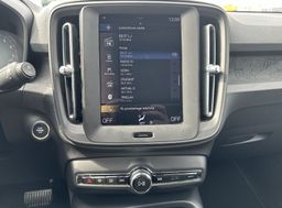 Zunanja slika - Volvo XC40 - T3 AT - 18 - Predogledna slika