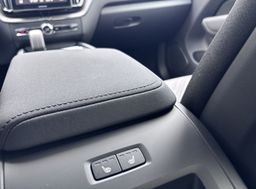 Zunanja slika - Volvo XC60 - B5P  Core AT AWD 3 leta garancije + 3 servisi - 12 - Predogledna slika