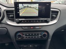 Zunanja slika - KIA Ceed - SW 1.5 T-GDi LX Champion+ ISG. M T 103 kW - 18 - Predogledna slika