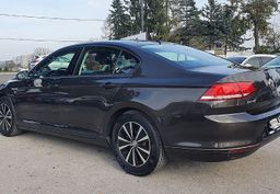 Zunanja slika - VW Passat - 1.6 TDI 120ks °NAVIGACIJA° °2x PDC° °TEMPOMAT° - 7 - Predogledna slika