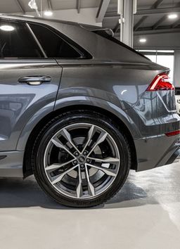 Zunanja slika - Audi SQ8 - MATRIX-KEYLESS-PANO-ZRAČNO-USNJE-VIRTUAL-HLAJ-22C - 6 - Predogledna slika
