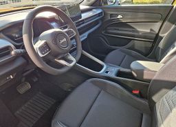 Zunanja slika - Jeep Avenger - 1.2 E-DCT6 MHEV 110 ALTITUDE + ZIMSKI BON - 9 - Predogledna slika