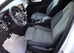 Zunanja slika - Volvo XC40 - 2.0 B3 Core 2WD -VIRTUAL -KAMERA -NAVI - 7 - Predogledna slika