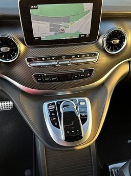 Zunanja slika - Mercedes-Benz V-Razred - V 300 d 4MATIC AVANTGARDE AMG Webasto Garancija - 9 - Predogledna slika