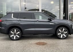 Zunanja slika - Mitsubishi Outlander - PHEV 4WD 2.4 Intense Avt. AKCIJA - 3 - Predogledna slika