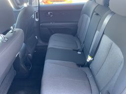 Notranja slika - Hyundai Ioniq 5 - FL Premium 84 kWh / topl. črpalka, el. kljuke - 9 - Predogledna slika