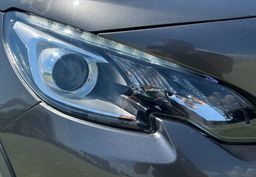 Zunanja slika - Peugeot 2008 - 1.2 PureTech 130Allure XEN.NAVI.PDC SAMO 69.000KM - 4 - Predogledna slika
