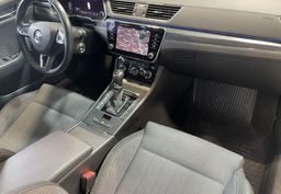 Zunanja slika - Škoda Superb - SLO-NAVIGACIJA-VIRTUAL-MEMORY-RADAR-ALU19-KAMERA - 11 - Predogledna slika