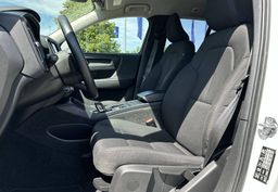 Zunanja slika - Volvo XC40 - D3 Momentum Avt - 10 - Predogledna slika