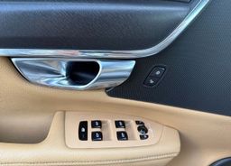 Zunanja slika - Volvo V90 Cross Country - D4 AWD AUT Edition Pro NAVI KLJUKA KAMERA - 11 - Predogledna slika