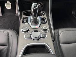 Zunanja slika - Alfa Romeo Giulia - 2.0 Turbo 280 Q4 Ti  - AVTOMATIK - SAMO 18.000KM - 13 - Predogledna slika