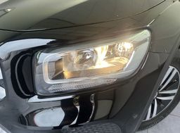 Zunanja slika - Mercedes-Benz GLB-Razred - GLB 200 d 4MATIC Avt.NEMŠKI.KAMERA.PANORAMA.NAVI - 3 - Predogledna slika