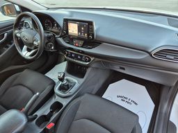 Notranja slika - Hyundai i30 - 1,4 T-GDI 140 Style - 8 - Predogledna slika