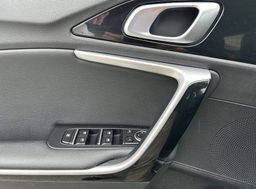 Zunanja slika - KIA XCeed - 1.5 T-GDi EX Way ISG. MT - 11 - Predogledna slika