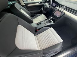 Zunanja slika - VW Passat - 2.0 TDI 4MOT avt. R-line-Virtual-Matrix-Kamera-F1 - 12 - Predogledna slika