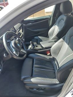 Notranja slika - BMW Serija 5 - 518d Touring Avt. - 10 - Predogledna slika