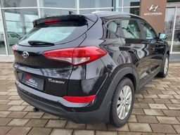 Zunanja slika - Hyundai Tucson - 1.6 GDI Style slo-1last-navi-alu-kamer-pdc-servisn - 18 - Predogledna slika