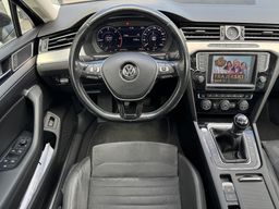 Zunanja slika - VW Passat Variant - 2.0 TDI BMT HIGHLINE 150KM PANORAMA VL.KLJUKA ACC - 14 - Predogledna slika