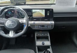 Zunanja slika - Hyundai Kona - BEV 48KWH PREMIUM   WINTER I.TOP.ČRP...... - 6 - Predogledna slika